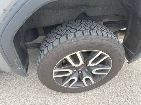 Used 2021 GMC Sierra 1500 AT4 w/ AT4 Preferred Package AWD/4WD image 7