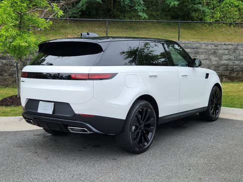 New 2026 Land Rover Range Rover Sport SE AWD/4WD image 2