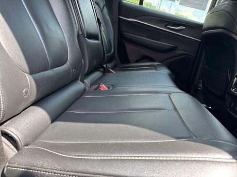 Used 2023 Jeep Grand Cherokee Limited image 54