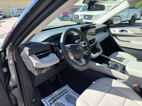 Used 2026 Ford Explorer Active w/ Active Comfort Package AWD/4WD image 23