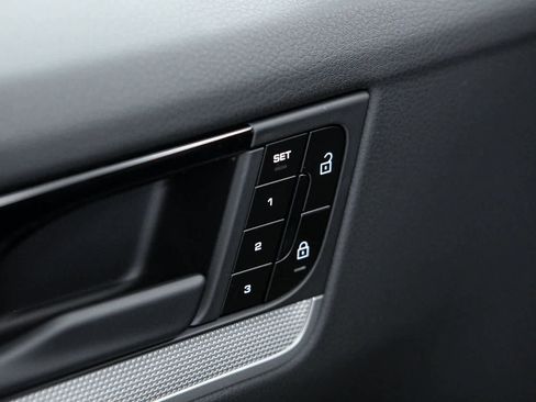 New 2026 Porsche Cayenne S image 19