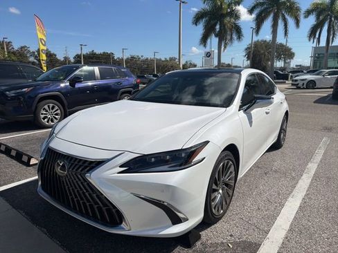 Used 2025 Lexus ES 350 Ultra Luxury w/ Accessory Package (Z2) image 3