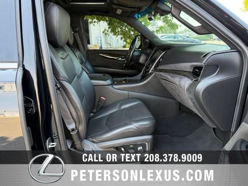 Used 2019 Cadillac Escalade ESV Platinum AWD/4WD image 13