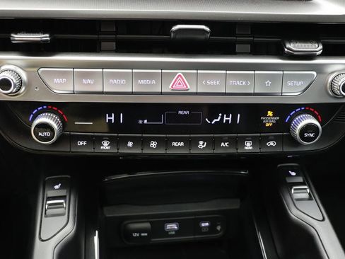 Used 2025 Kia Telluride S image 23