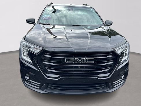 Used 2022 GMC Terrain SLT w/ Tech Package AWD/4WD image 3