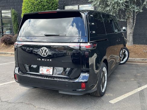Used 2025 Volkswagen ID. Buzz Pro S image 11