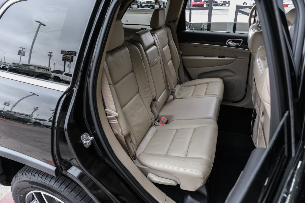 Used 2022 Jeep Grand Cherokee Limited w/ Tech Group RWD image 44