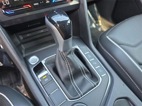 Certified 2024 Volkswagen Tiguan SEL R-Line image 27