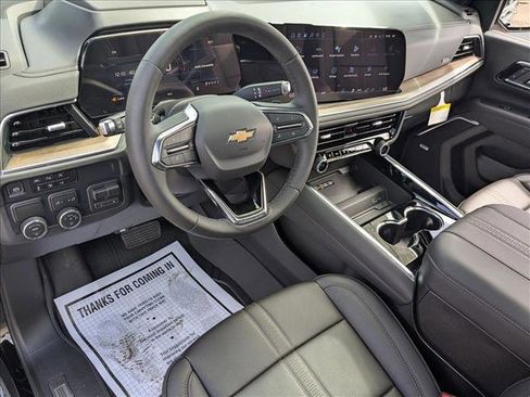 New 2026 Chevrolet Suburban High Country w/ LPO, Illumination Package RWD image 3