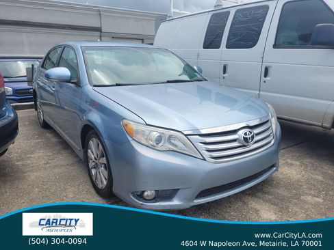 Used 2011 Toyota Avalon Limited FWD image 3