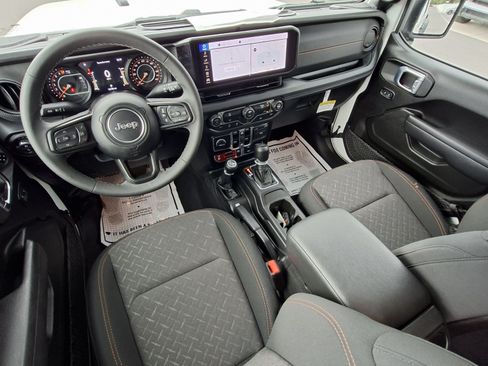 Used 2026 Jeep Gladiator Mojave AWD/4WD image 19