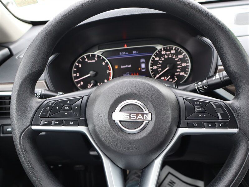 Used 2023 Nissan Altima 2.5 SV FWD image 19