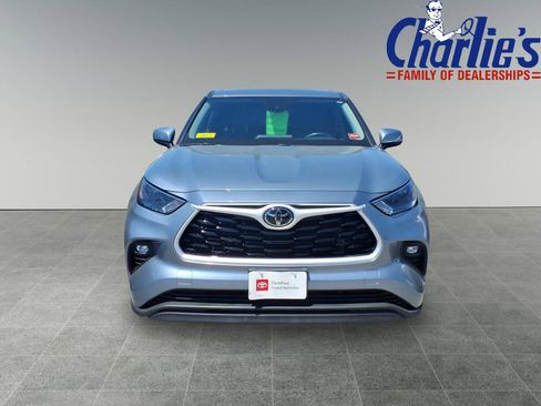 Certified 2023 Toyota Highlander LE FWD image 2