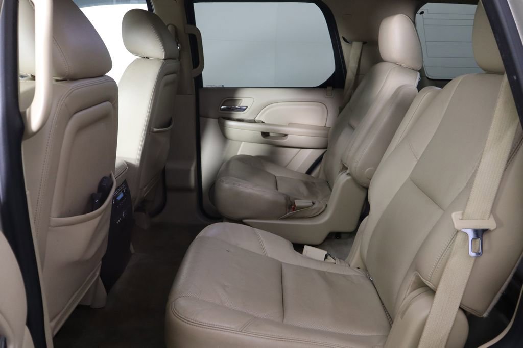 Used 2013 Cadillac Escalade Luxury AWD/4WD image 13