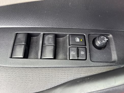 Used 2024 Toyota Corolla LE FWD image 17