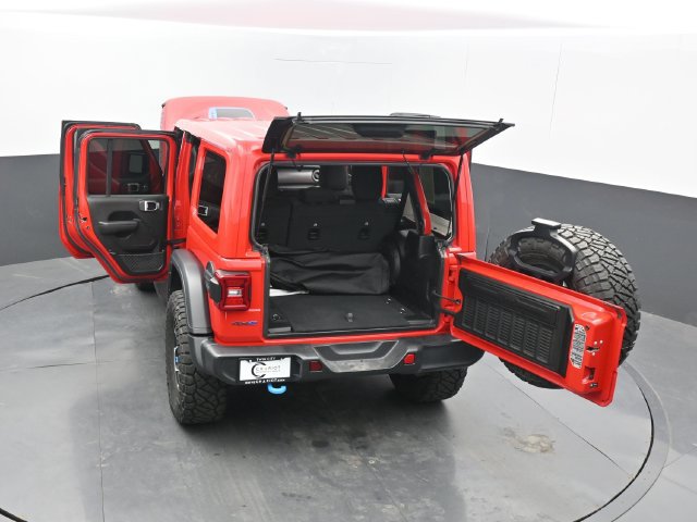 Used 2022 Jeep Wrangler Unlimited Rubicon 4xe w/ Cold Weather Group AWD/4WD image 70