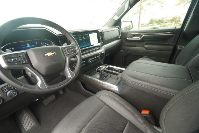 Used 2024 Chevrolet Silverado 1500 LTZ w/ Z71 Off-Road Package AWD/4WD image 28