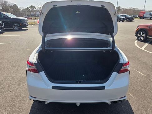 Used 2020 Toyota Camry XSE w/ Blackout Package image 31