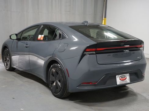 Used 2023 Toyota Prius LE FWD image 6