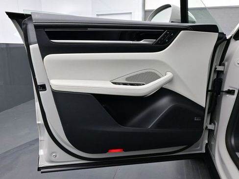 New 2026 Porsche Macan Electric image 7