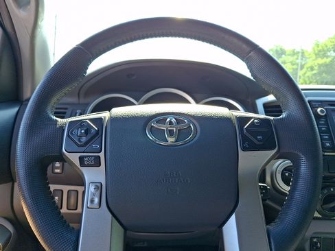 Used 2015 Toyota Tacoma 4x4 Double Cab w/ Limited Package image 17