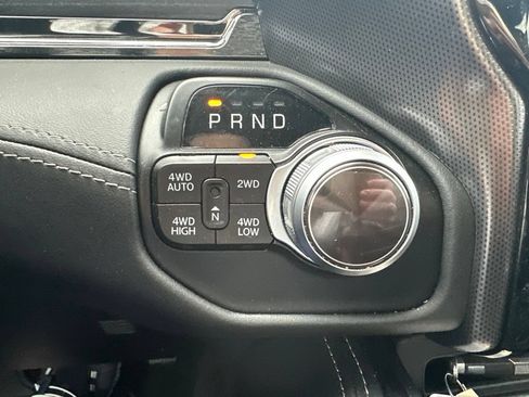 Used 2022 RAM 1500 Limited w/ Body-Colour Bumper Group AWD/4WD image 24