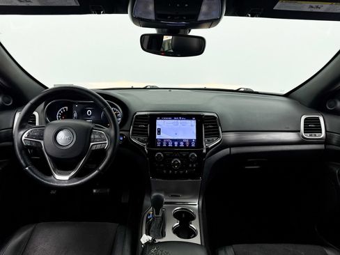 Used 2019 Jeep Grand Cherokee Altitude RWD image 16