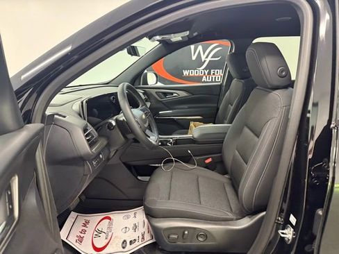 New 2026 Chevrolet Traverse LT w/ Driver Confidence Package image 11