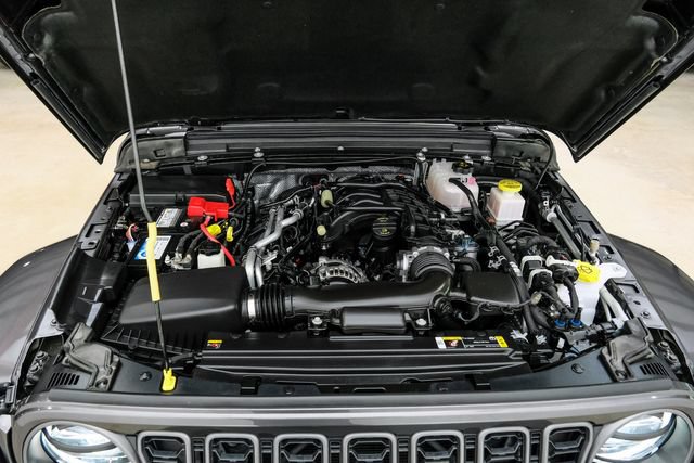 Used 2025 Jeep Gladiator Sport AWD/4WD image 32