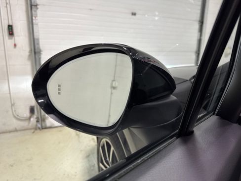 Used 2023 Porsche Cayenne Base w/ Premium Package image 13