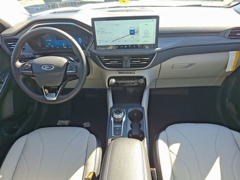 New 2025 Ford Escape SE w/ PHEV Premium Package FWD image 10