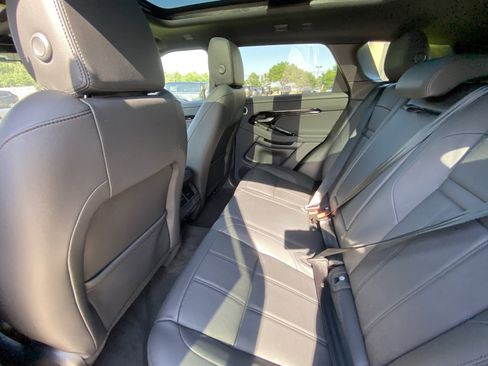 Used 2024 Land Rover Range Rover Evoque Dynamic SE image 12