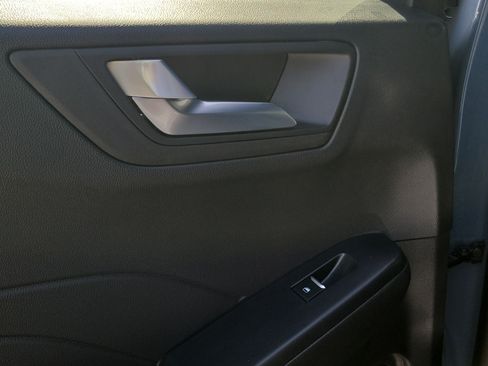 Used 2025 Ford Escape ST-Line w/ Tech Pack #1 FWD image 30