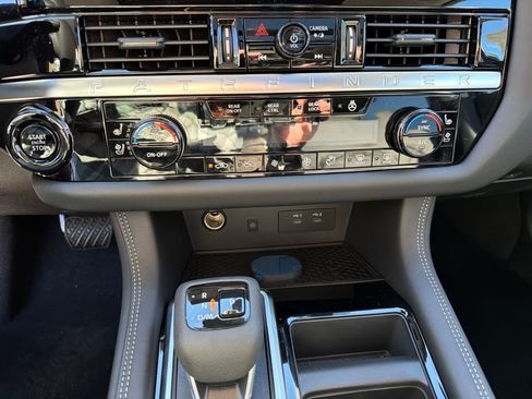 New 2026 Nissan Pathfinder Platinum w/ Cargo Package image 28