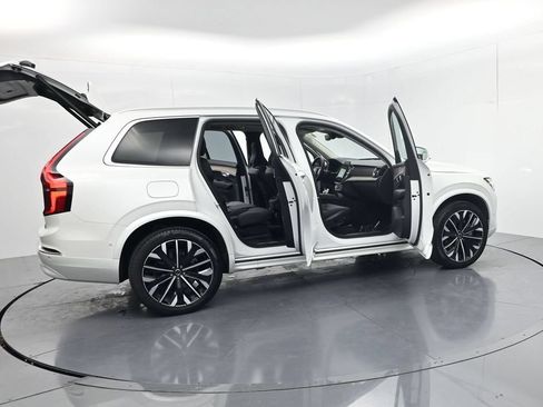 Used 2025 Volvo XC90 B5 Plus AWD/4WD image 52