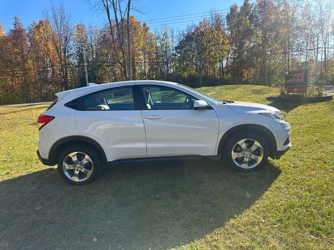 Used 2020 Honda HR-V LX image 3