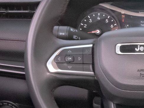 Used 2023 Jeep Compass Trailhawk image 15