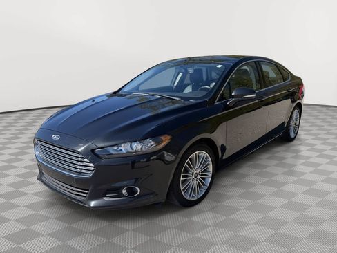 Used 2015 Ford Fusion SE w/ Equipment Group 202A FWD image 3