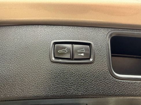 Used 2018 Porsche Macan S image 15