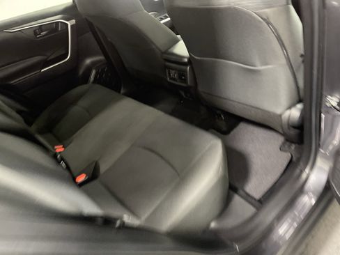 Used 2022 Toyota RAV4 LE image 22