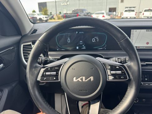 Used 2025 Kia Seltos S image 20