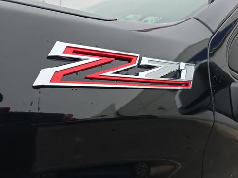 Used 2025 Chevrolet Silverado 1500 LT image 13