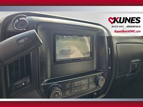Used 2018 Chevrolet Silverado 1500 Custom w/ Custom Value Package AWD/4WD image 21