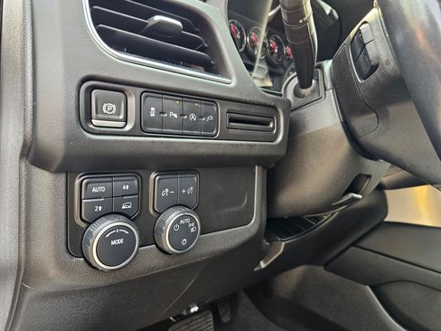 Used 2021 Chevrolet Suburban LT AWD/4WD image 21