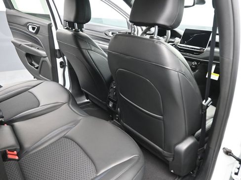 New 2026 Jeep Compass Latitude image 16