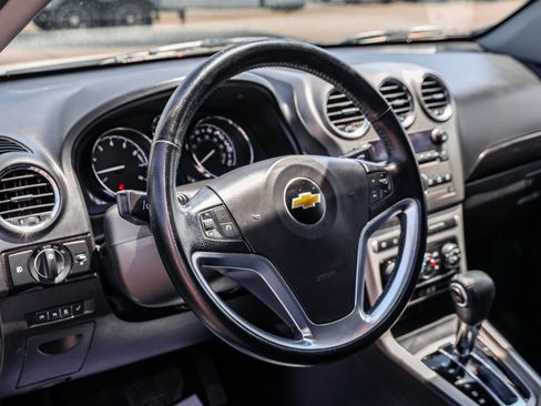 Used 2013 Chevrolet Captiva Sport LTZ FWD image 8