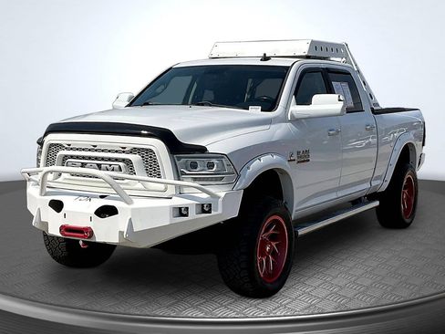 Used 2015 RAM 2500 Laramie w/ Convenience Group AWD/4WD image 3