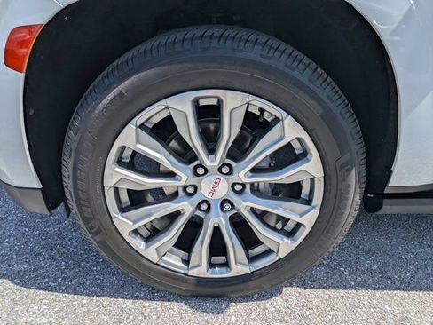 Used 2022 GMC Yukon Denali AWD/4WD image 11