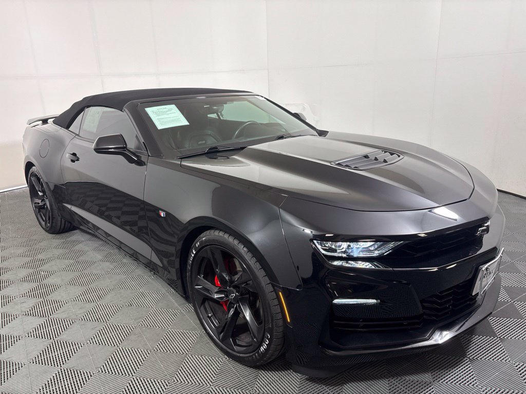 Used 2020 Chevrolet Camaro SS RWD image 4