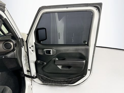 Used 2018 Jeep Wrangler Unlimited Sport AWD/4WD image 31
